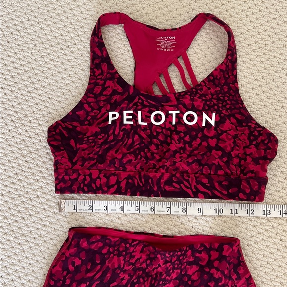 Like new! Peloton bra and leggings set bra is size medium pants are size small - Picture 4 of 9